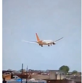 अहमदाबाद विमान हादसा: बोइंग 787 की दुर्घटना में सैकड़ों की मौत, जांच और बचाव अभियान जारी