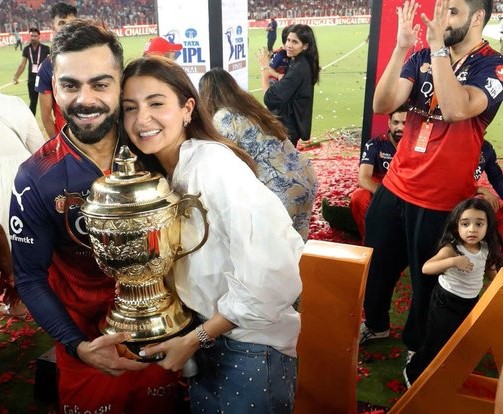 RCB का पहला IPL खिताब और विराट-अनुष्का की कैमरे में कैद हुई इमोशनल जर्नी