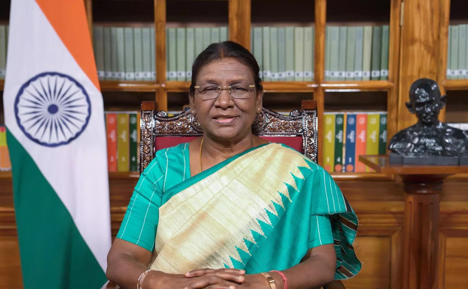 एक आईपीएस अधिकारी समेत 17 पुलिस अधिकारियों और कर्मियों को राष्ट्रपति पदकों